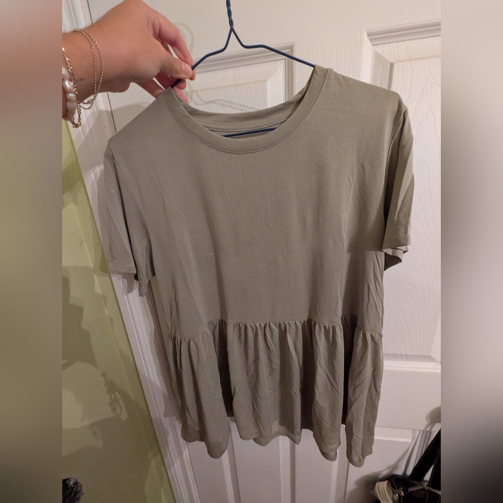 American Eagle Outfitters Green Short Sleeve Tops
